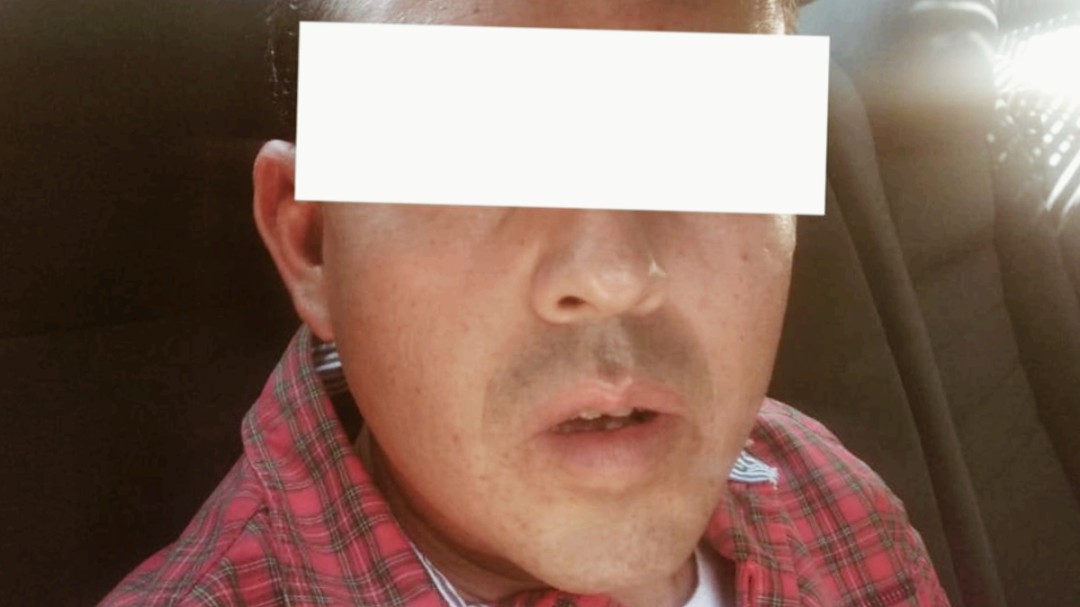 Detienen a un hombre con acreditación robada en FIL