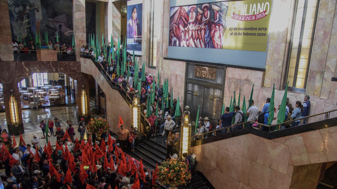 Captan a manifestantes campesinos agrediendo a activistas LGBT