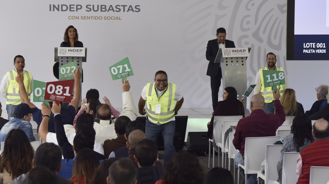 Recauda SAE más de 17 mdp en "subasta madre" en Los Pinos