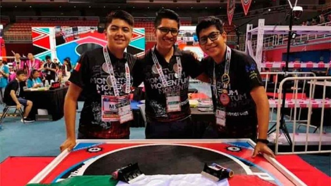 Mexicanos ganan concurso internacional de robótica en Beijín China