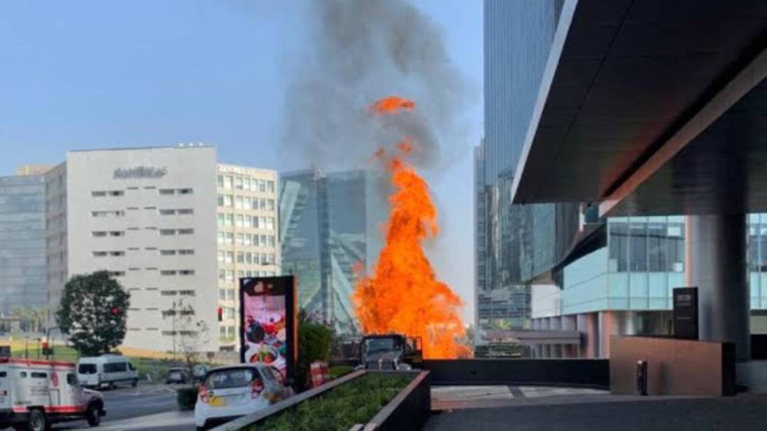 Dos mil personas fueron evacuadas por incendio en Park Plaza Santa Fe