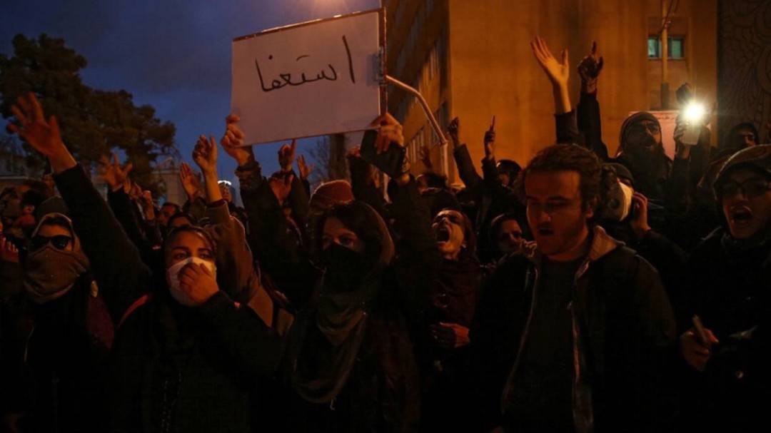 Detienen a embajador de Reino Unido en Irán por 'incitar' protestas