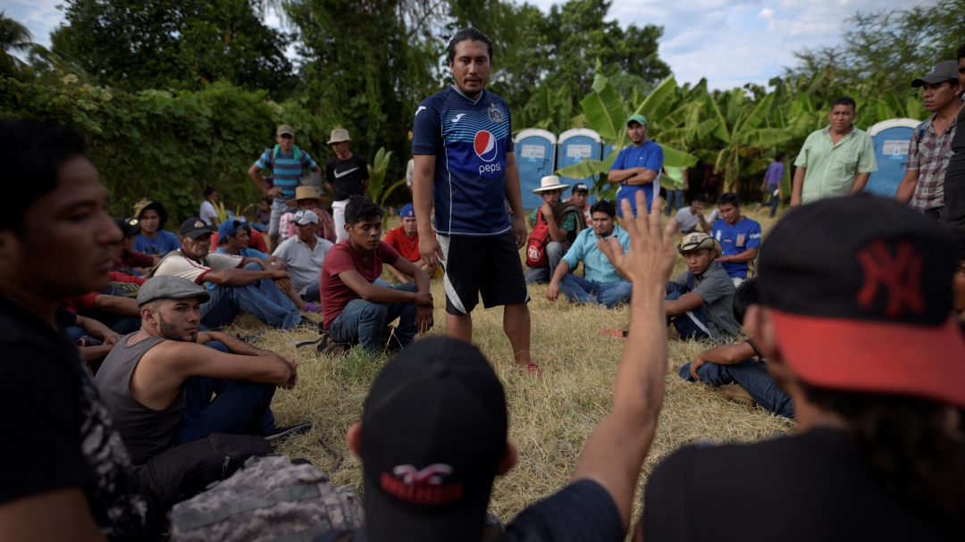 Ordena México acceso frente a caravanas de migrantes