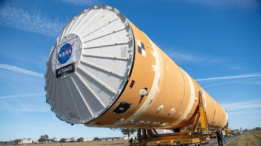 NASA crea poderoso megacohete SLS que podría llegar a la luna otra vez