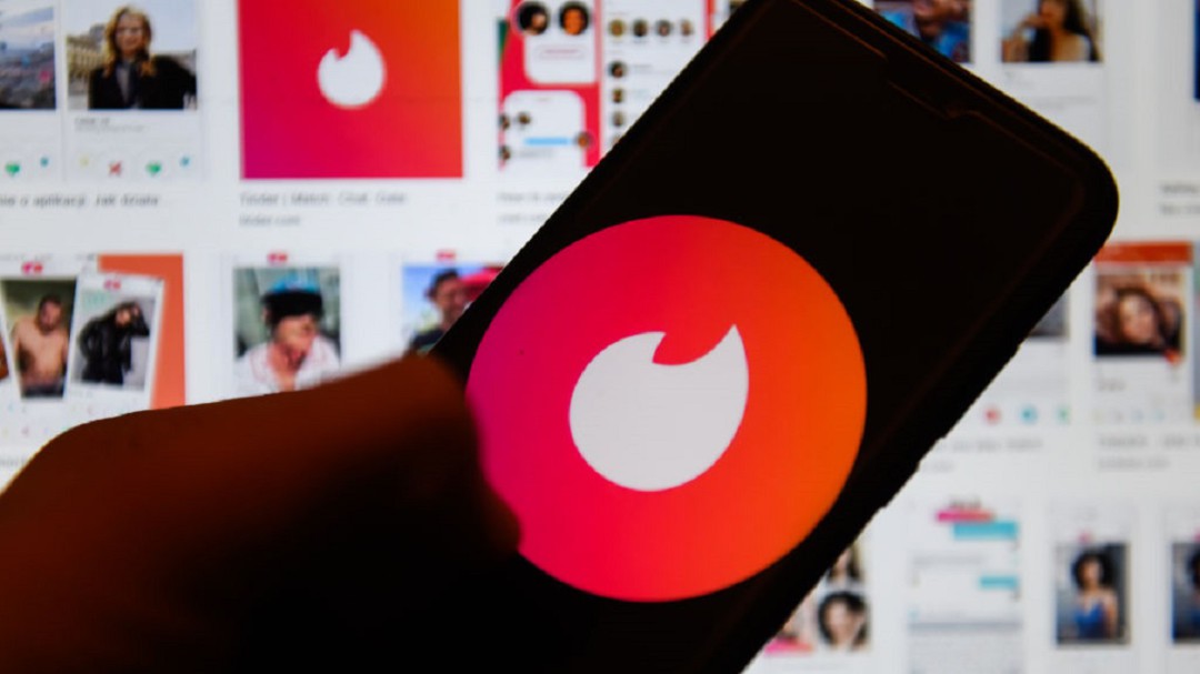 Tinder se actualiza y agrega botón de pánico