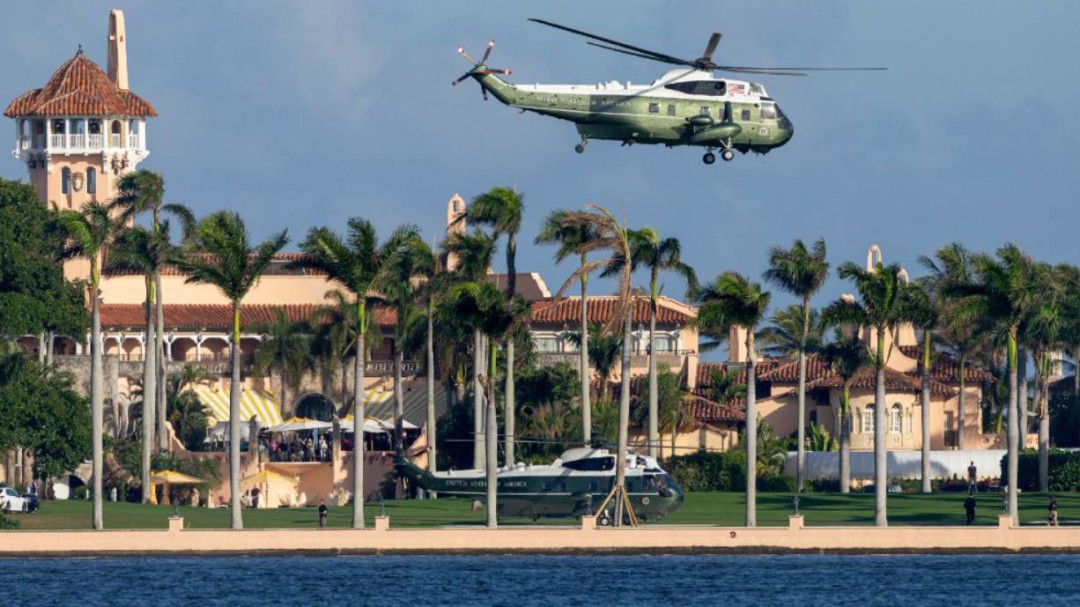 Detienen a dos personas tras tiroteo en Mar-a-Lago, residencia de Trump