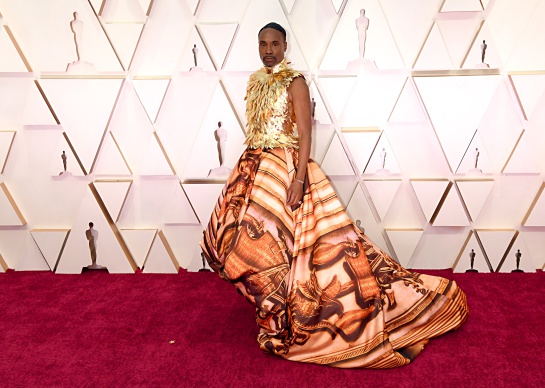 El vestido es de la diseñadora inglesa Giles Deacon El vestido es de la diseñadora inglesa Giles Deacon