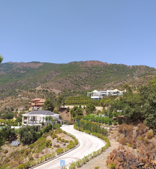 Este lugar ofrece discreción y una de sus características es que nadie conoce a nadie y las cámaras no logran captar a personas concretas Este lugar ofrece discreción y una de sus características es que nadie conoce a nadie y las cámaras no logran captar a personas concretas