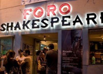 Entrevista con Alex Quiroz acerca de su show en el Foro Shakespeare