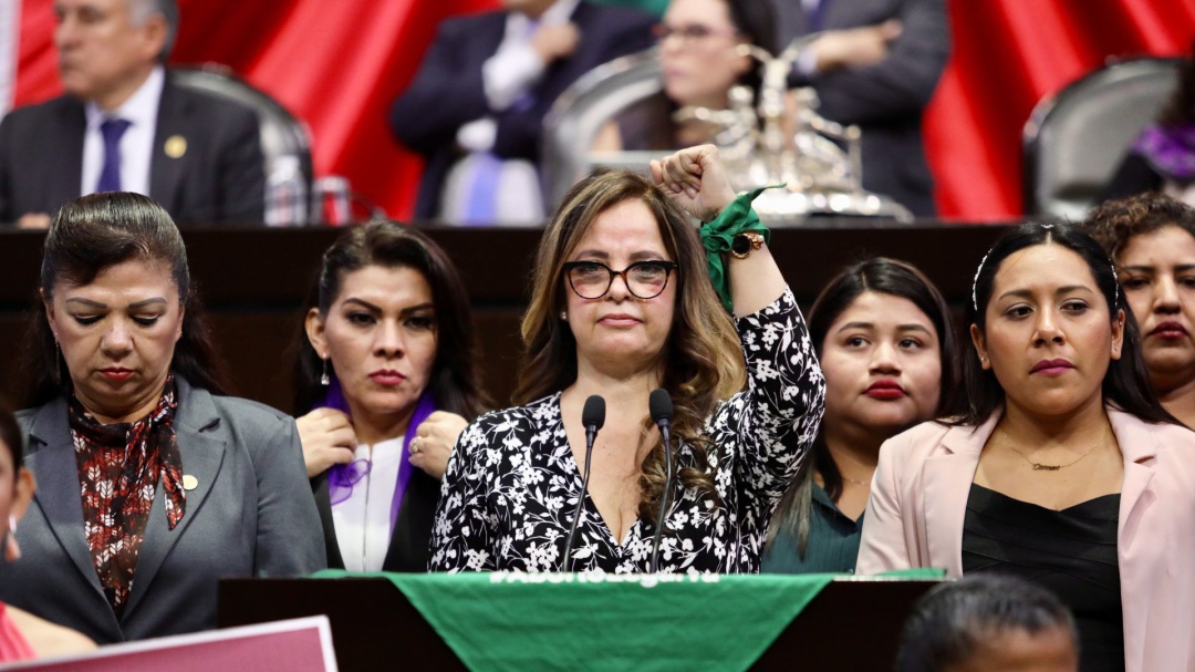 AMLO debe tomar una postura clara ante derecho al aborto: diputada Morena