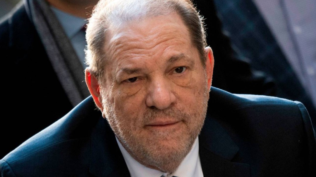 Condenan a 23 años de prisión a Harvey Weinstein