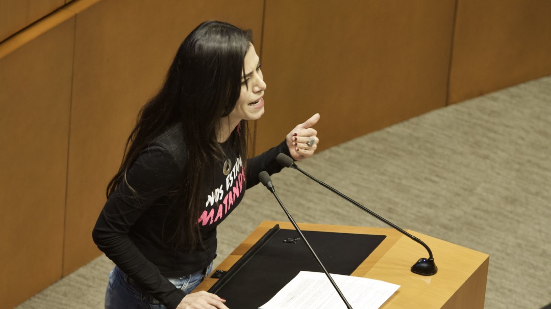 ¡Ni una asesinada más!, gritan senadoras
