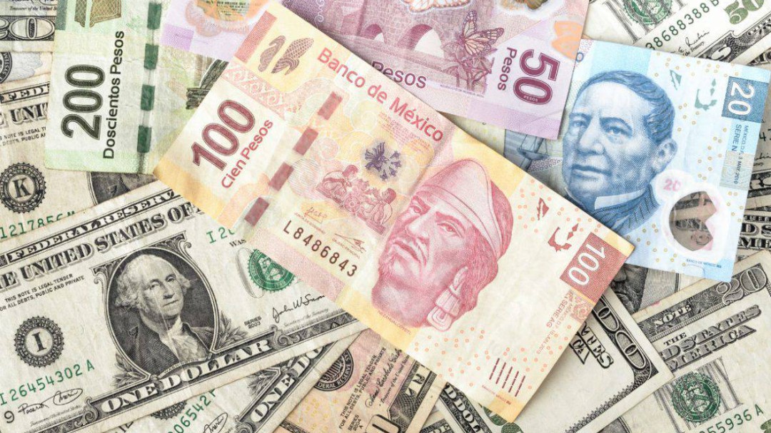 Continúa cayendo el peso y marca mínimo histórico respecto al dólar