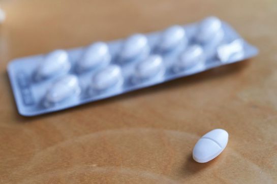 El gobierno fránces sacó un informe donde notificó que el uso de medicamentos antinflamatorios no es viable El gobierno fránces sacó un informe donde notificó que el uso de medicamentos antinflamatorios no es viable