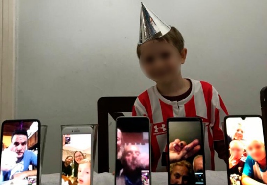 La familia de León al ver que la situación se salía de sus manos, encontró la manera de festejar el cumpleaños del niño durante la cuarentena La familia de León al ver que la situación se salía de sus manos, encontró la manera de festejar el cumpleaños del niño durante la cuarentena