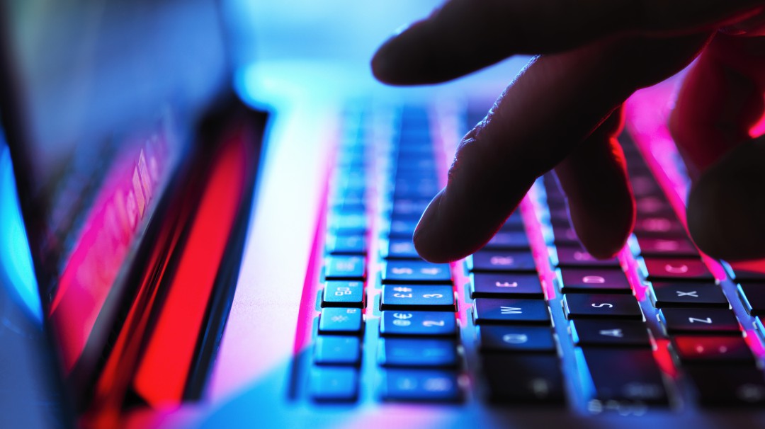 Detectan propagación de virus que altera dispositivos a distancia