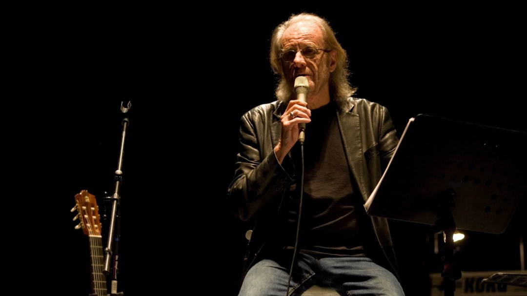 Fallece el cantautor español Luis Eduardo Aute