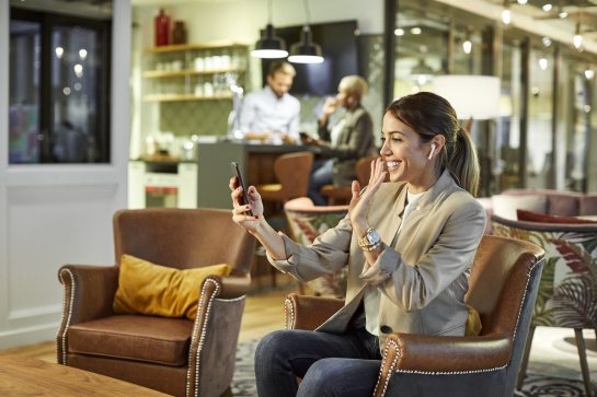 WhatsApp ha mejorado esta experiencia aumentando a 8 personas para que sus usuarios puedan interactuar con otras personas de su interés al mismo tiempo de forma segura WhatsApp ha mejorado esta experiencia aumentando a 8 personas para que sus usuarios puedan interactuar con otras personas de su interés al mismo tiempo de forma segura