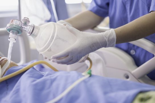 Con síntomas de un síndrome inflamatorio multisistémico que podría estar relacionado con COVID-19 Con síntomas de un síndrome inflamatorio multisistémico que podría estar relacionado con COVID-19