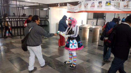 Metro inicia campaña para usuarios que no usan cubrebocas Metro inicia campaña para usuarios que no usan cubrebocas
