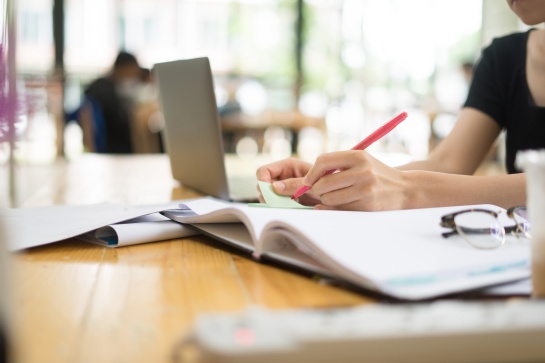 En el primer registro las personas tendrán que llenar un formulario con sus datos personales En el primer registro las personas tendrán que llenar un formulario con sus datos personales