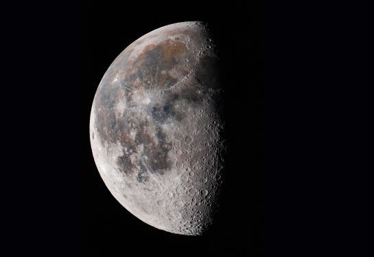 KAGUYA fue un orbitador polar lunar que navegó hasta 2009 KAGUYA fue un orbitador polar lunar que navegó hasta 2009
