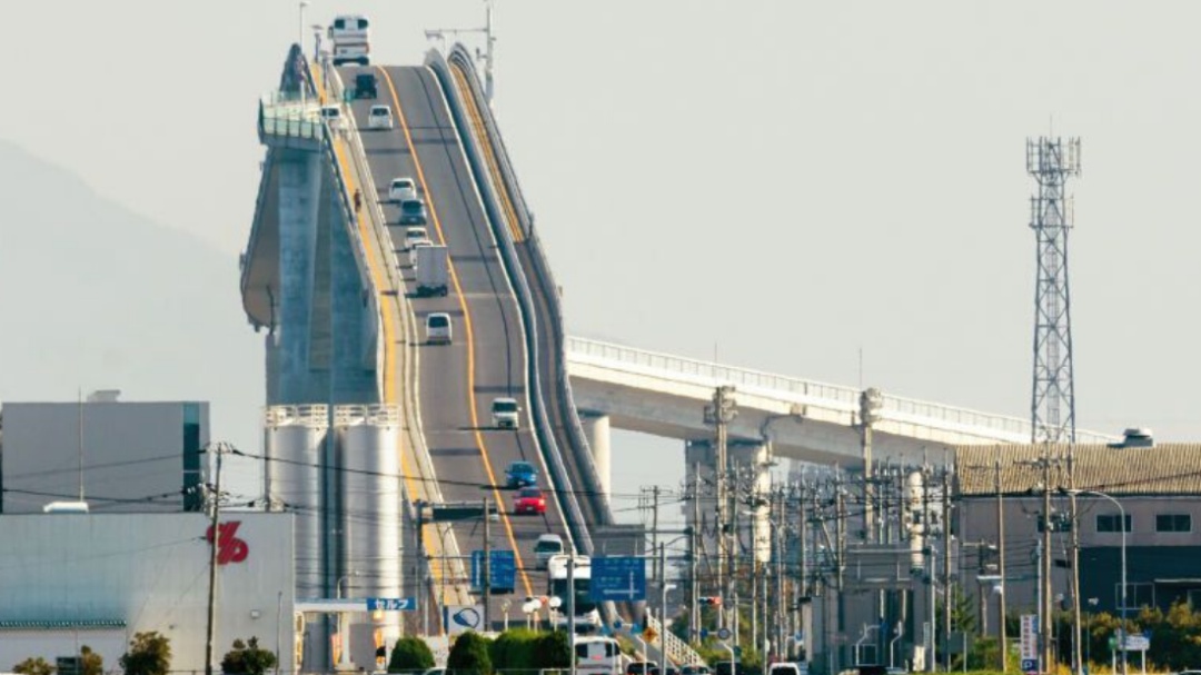 El inigualable puente de Japón que parece una montaña rusa