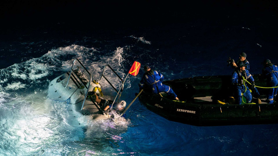 De manera histórica submarino ruso llega al punto más profundo de la Tierra