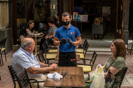 La higiene y la distancia entre personas serán las grandes prioridades de los restauranteros ante la nueva normalidad La higiene y la distancia entre personas serán las grandes prioridades de los restauranteros ante la nueva normalidad