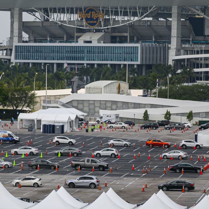 Miami convirtió su estadio en autocinema