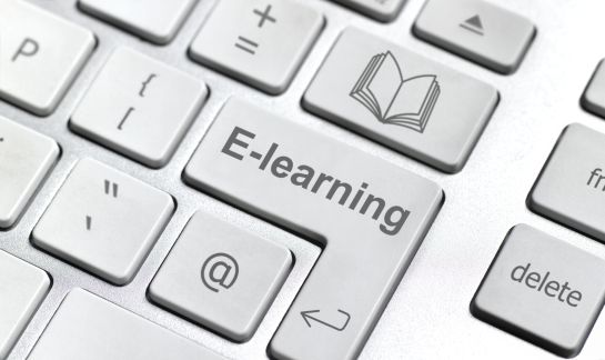 Ambiente Virtual de Idiomas (AVI) de la UNAM, es una plataforma que alberga cursos de cuatro habilidades para que puedas aprender el idioma inglés, así como el francés y el Italiano Ambiente Virtual de Idiomas (AVI) de la UNAM, es una plataforma que alberga cursos de cuatro habilidades para que puedas aprender el idioma inglés, así como el francés y el Italiano