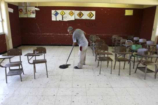 Antes que los alumnos comiencen el curso remedial serán escuchados para saber cómo están emocionalmente con respecto al confinamiento que pasaron por COVID-19. Antes que los alumnos comiencen el curso remedial serán escuchados para saber cómo están emocionalmente con respecto al confinamiento que pasaron por COVID-19.