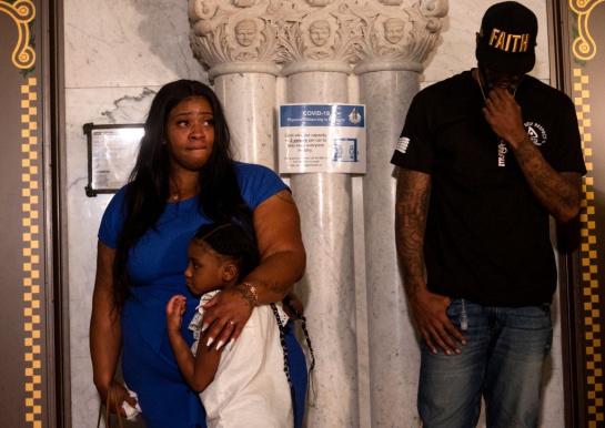 Roxie Washington, la madre de la hija de George Floyd, Gianna Floyd, asiste a una conferencia de prensa el 2 de junio de 2020 en Minneapolis, Minnesota Roxie Washington, la madre de la hija de George Floyd, Gianna Floyd, asiste a una conferencia de prensa el 2 de junio de 2020 en Minneapolis, Minnesota