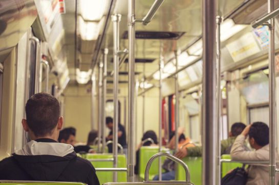 chofer-feliz-metro-cdmx-anima-pasajeros-ante-covid-19-coronavirus chofer-feliz-metro-cdmx-anima-pasajeros-ante-covid-19-coronavirus