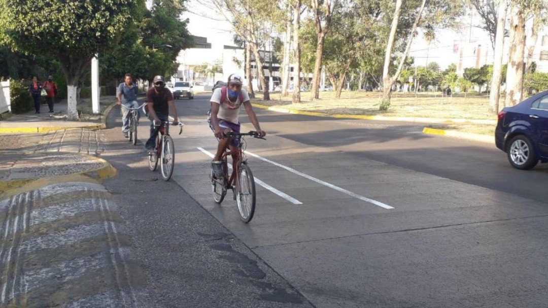 Ciclovía en camellón no es segura ni viable