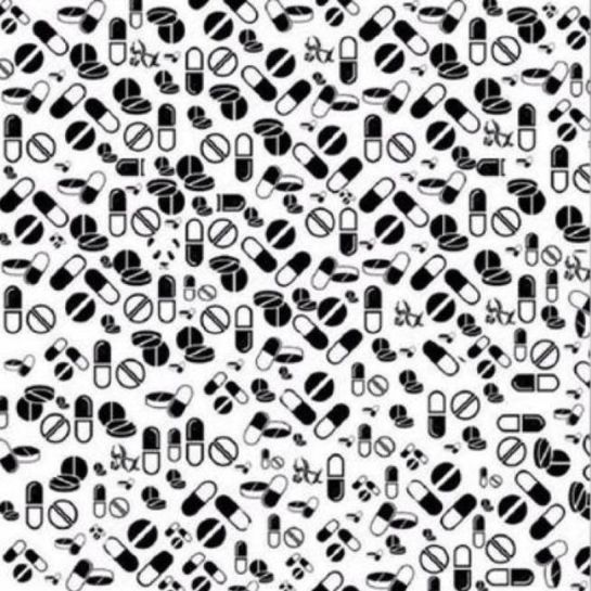 Reto visual; encuentra entre las pastillas al oso panda Reto visual; encuentra entre las pastillas al oso panda