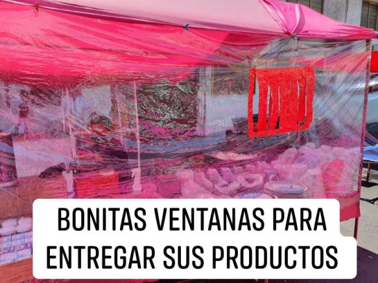 Cada puesto está cubierto de plástico y una "ventana" para poder entregar los productos Cada puesto está cubierto de plástico y una "ventana" para poder entregar los productos