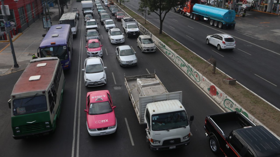 Autos de personal médico exentarán Hoy No Circula durante todo 2020