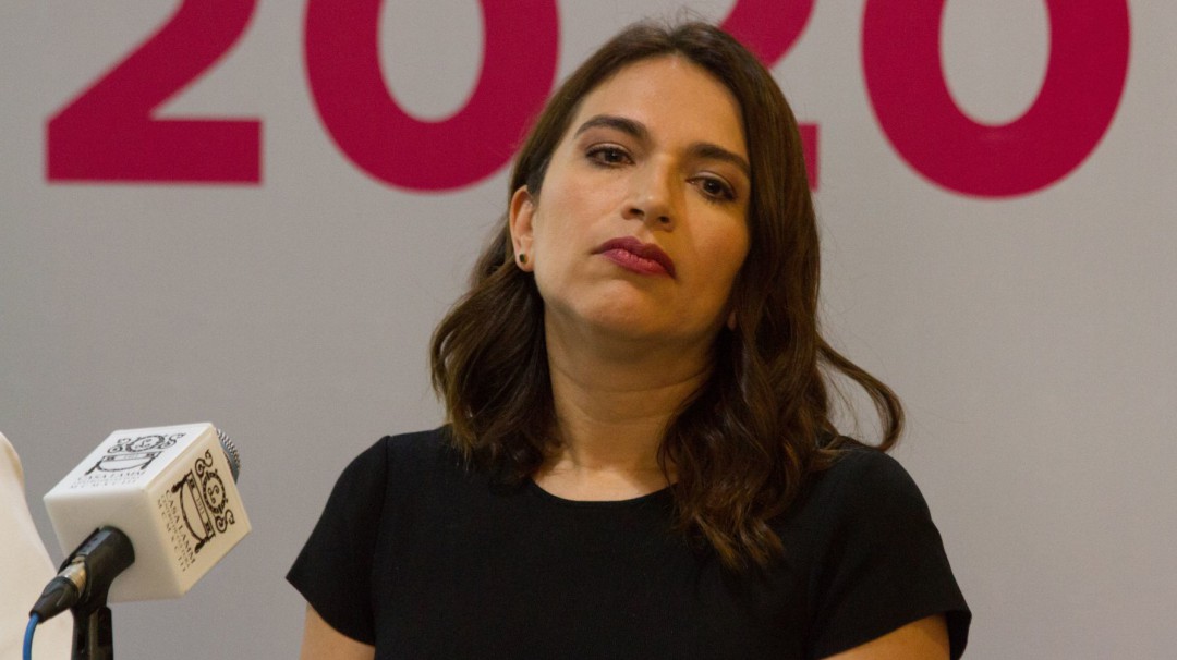 Gobierno debe pensar en endeudamiento para cerrar "boquete fiscal"