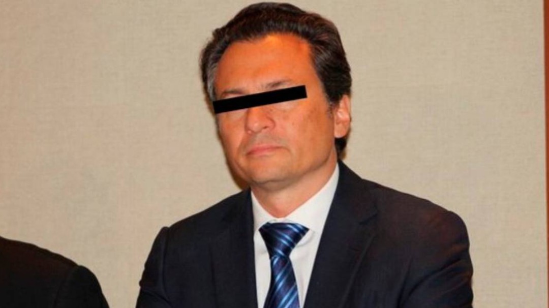 Lozoya firma hoja de procesados por vía electrónica