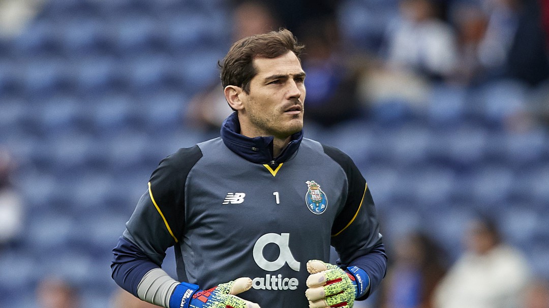Iker Casillas se retira del futbol a los 39 años