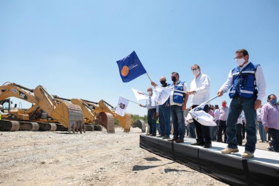 Tendrá una cortina de concreto de mil 915 metros de longitud Tendrá una cortina de concreto de mil 915 metros de longitud