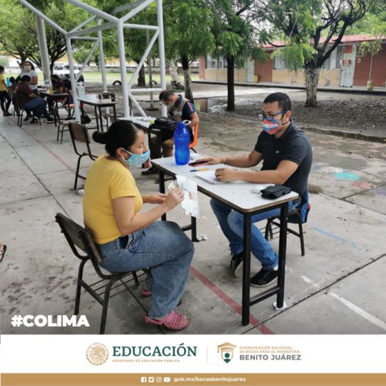 Las Becas Benito Juárez apoyan a estudiantes de poblaciones que se encuentran en situación de pobreza o condiciones de vulnerabilidad Las Becas Benito Juárez apoyan a estudiantes de poblaciones que se encuentran en situación de pobreza o condiciones de vulnerabilidad