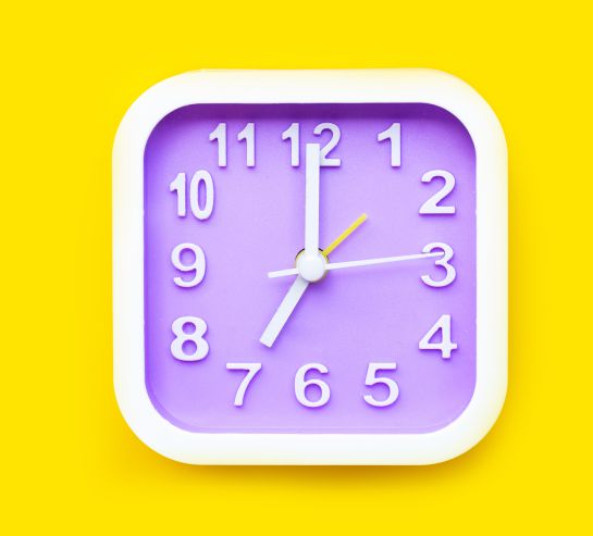 El cambio de horario ha causado controversia desde que se implantó por primera vez. El cambio de horario ha causado controversia desde que se implantó por primera vez.