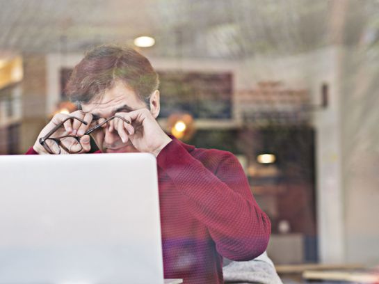 El home office o las clases en línea ha traído más horas frente a la computadora El home office o las clases en línea ha traído más horas frente a la computadora