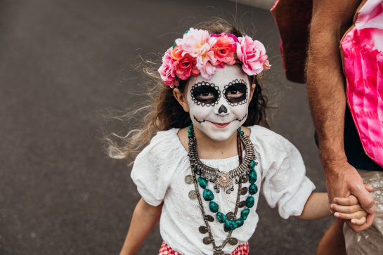 La muestra de este año lleva el nombre de Cocoliztli-Covidiztli acompañada de cuatro calaveras, para representar el inicio y el fin del coronavirus La muestra de este año lleva el nombre de Cocoliztli-Covidiztli acompañada de cuatro calaveras, para representar el inicio y el fin del coronavirus