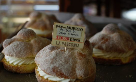 El origen del pan de muerto está en los sacrificios aztecas El origen del pan de muerto está en los sacrificios aztecas