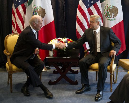 Marzo de 2012 entonces vicepresidente estadounidense Joe Biden con Andrés Manuel López Obrador Marzo de 2012 entonces vicepresidente estadounidense Joe Biden con Andrés Manuel López Obrador