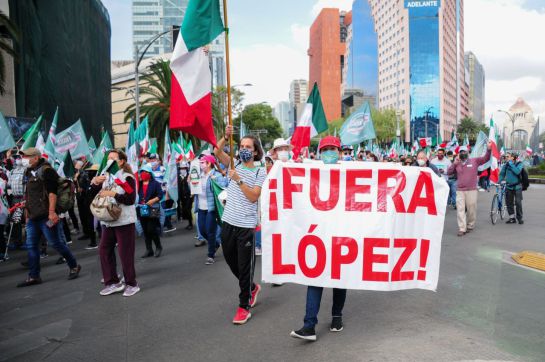 Manifestación contra Andrés Manuel López Obrador Manifestación contra Andrés Manuel López Obrador