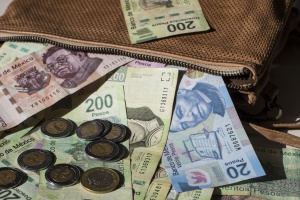 Es importante que antes de tomar esta decisión hayas agotado todas las posibilidades de poder generar dinero por otra parte Es importante que antes de tomar esta decisión hayas agotado todas las posibilidades de poder generar dinero por otra parte